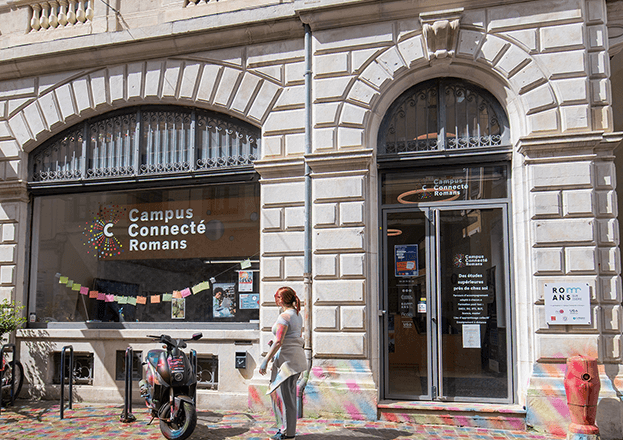 devanture du campus connecté à Romans-sur-Isère